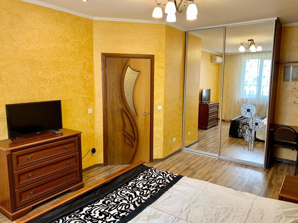 Apartment In Center Iwano-Frankiwsk Exterior foto