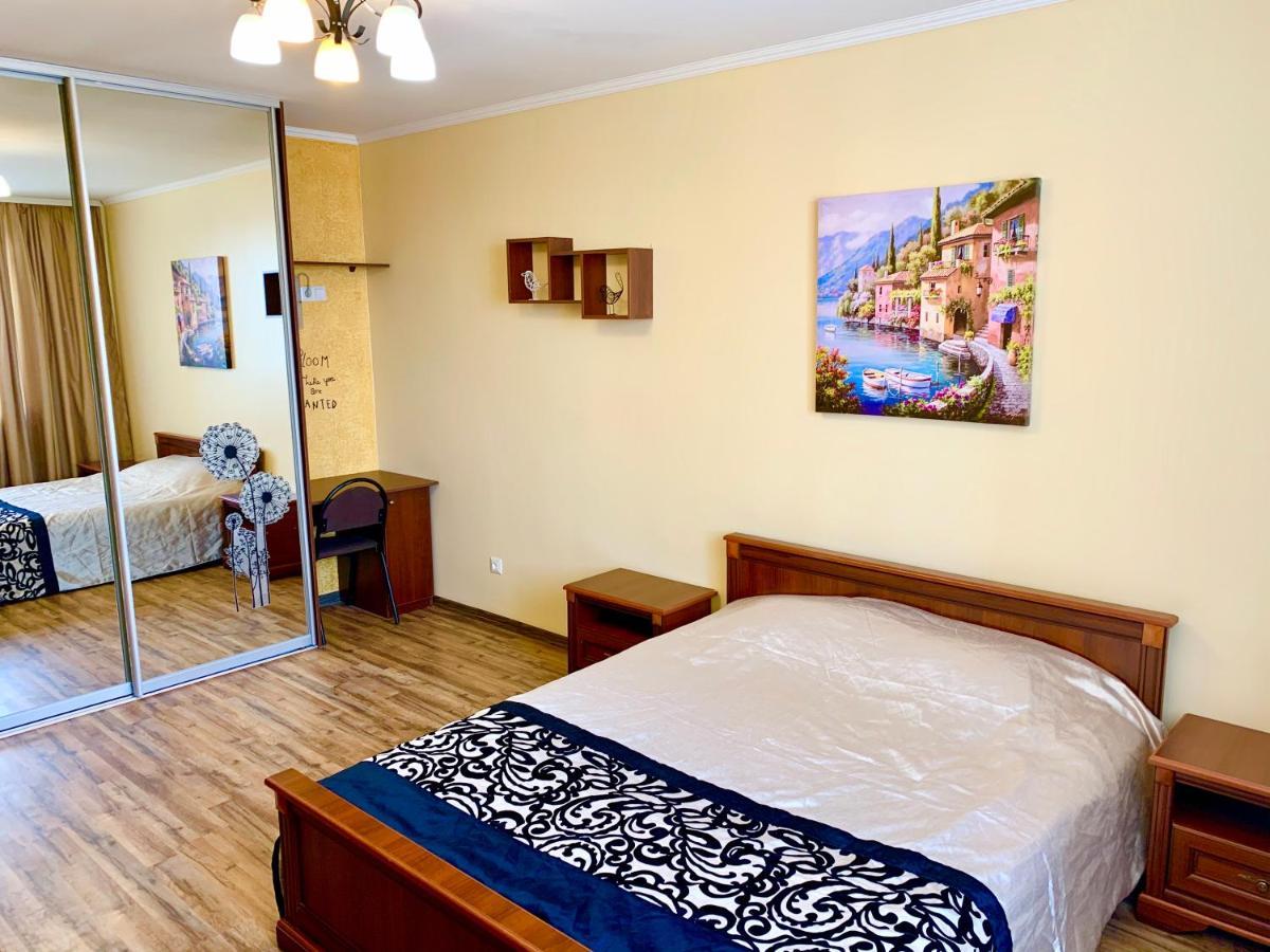 Apartment In Center Iwano-Frankiwsk Exterior foto